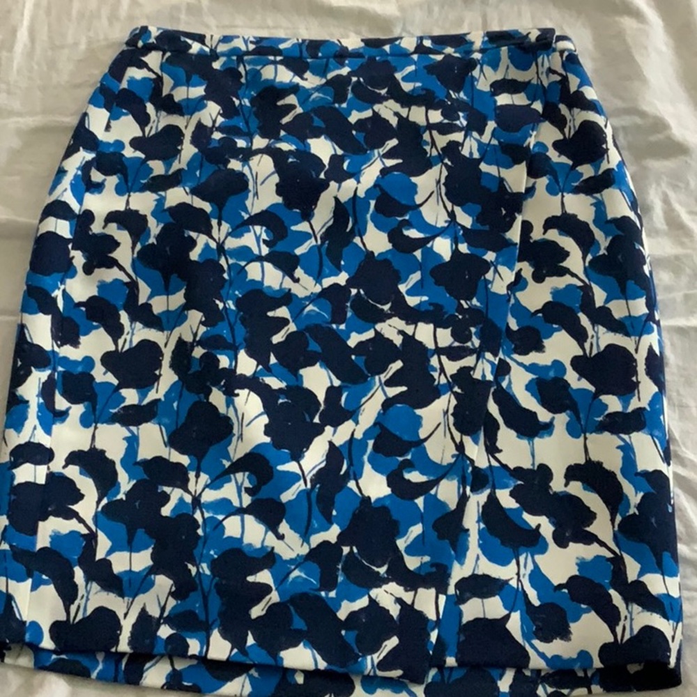 Blue pattern button wrap pencil skirt